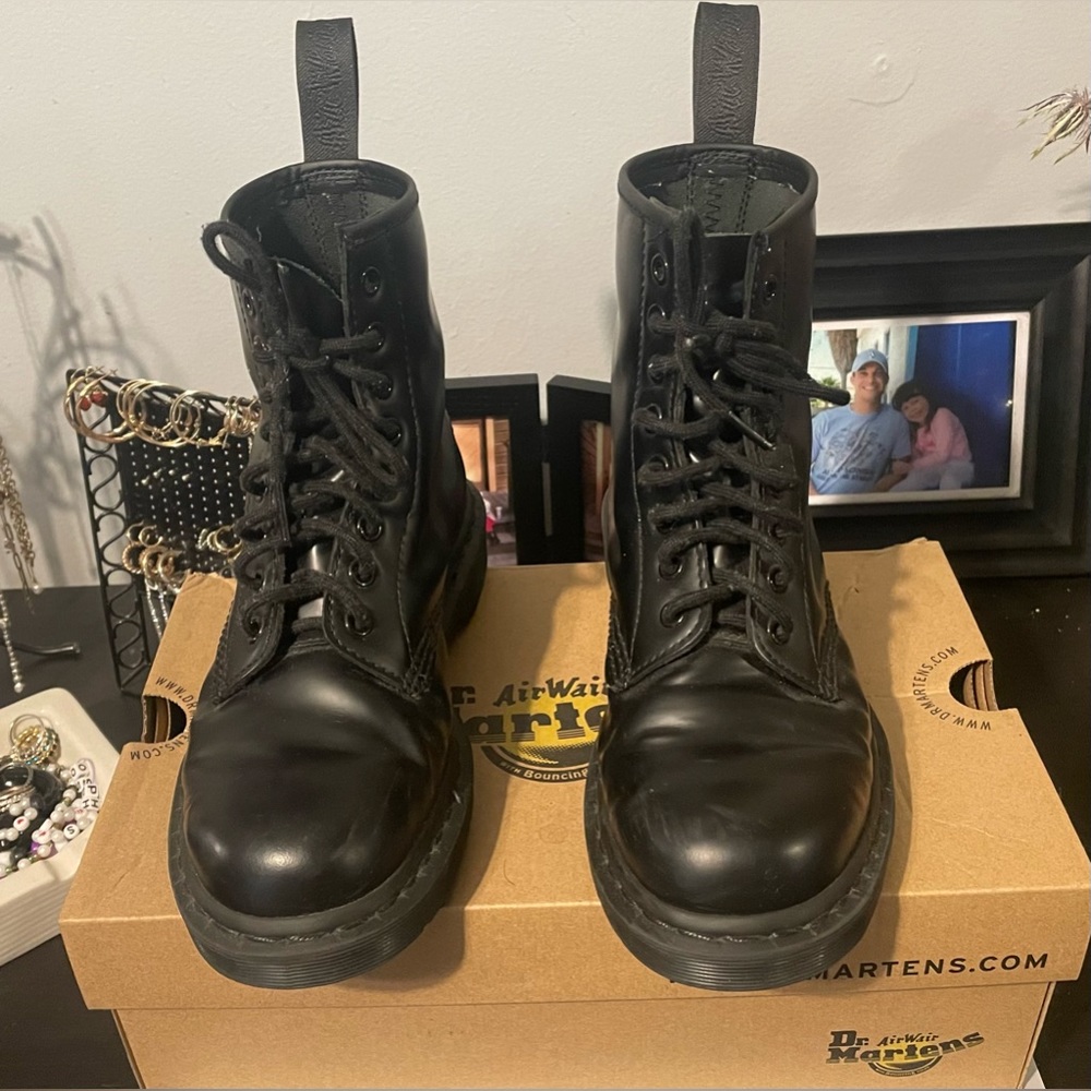 Black with black stitching authentic Dr. Martins boot womens size 7